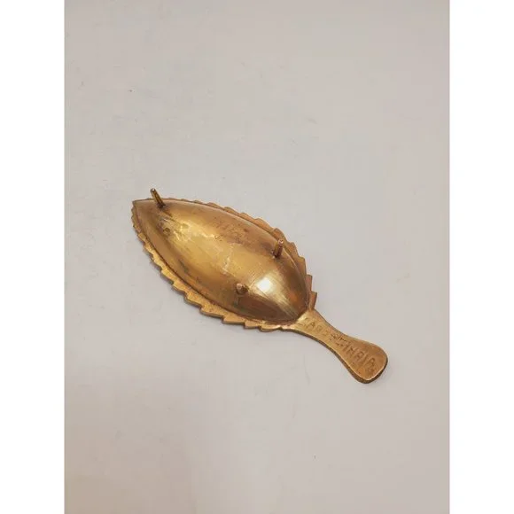 Solid brass vintage floral / flower / plant leaf design tray / ashtray|| India - Picture 6 of 10